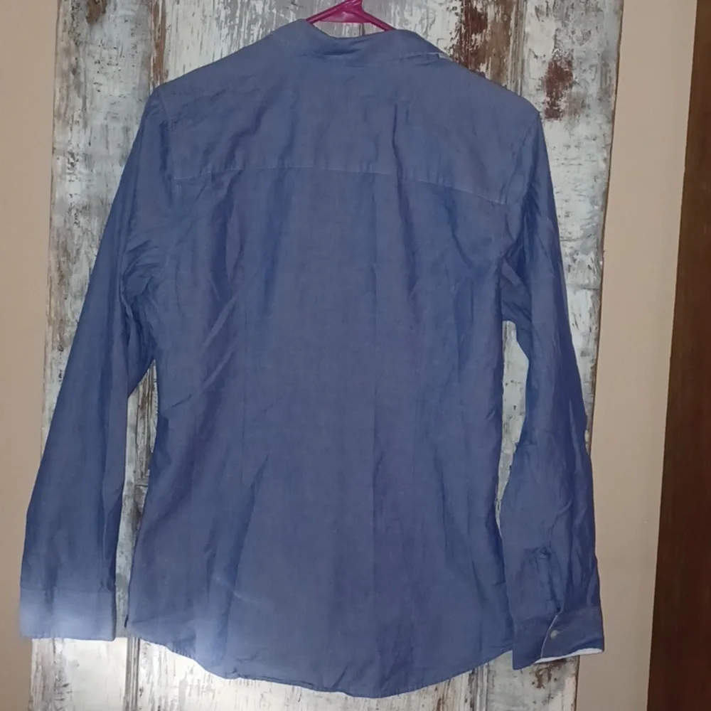 Southern Tide Blue Button Up Size 10 - Picture 4 of 4